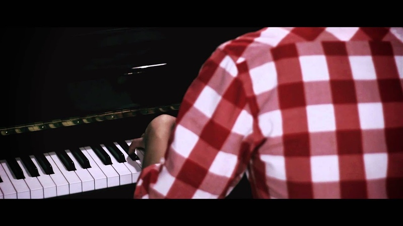 Frank Ocean Pyramids, The Theorist Piano