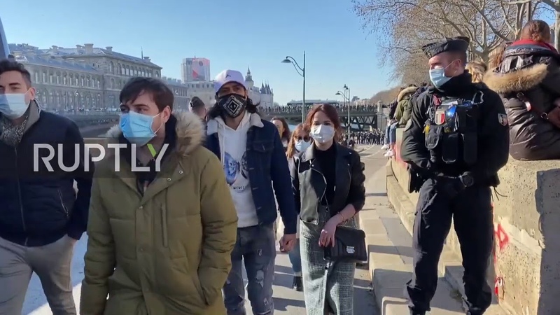 France: Police clear Seine banks due to lack of social distancing in