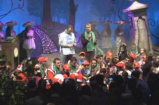 F1 - Ferrari - 2011 Christmas party - Alonso, Massa, Bianchi & Gene play Santa