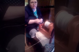 Прядение собачьей шерсти.Видео.