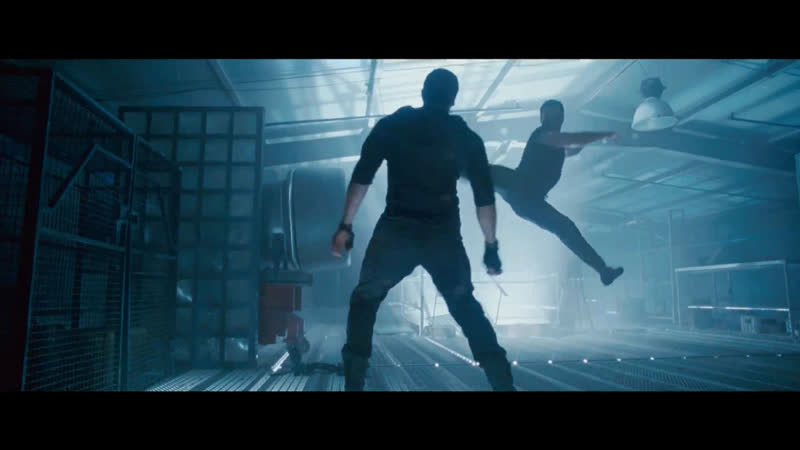 Сильвестр Сталлоне (Барни Росс) против Жан Клод Ван Дамма