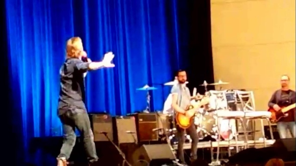 Minncon 2016: Con open plus most of Kim and Bri via periscope by