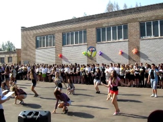 Beyonce-Move your body)