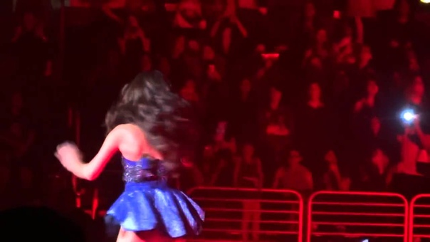 Selena Gomez Roar Katy Perry Cover, Los Angeles, CA November 6,