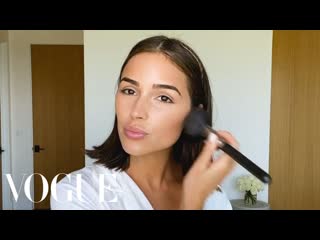 Olivia Culpos 40-Step Guide to Dewy Skin and Winged Eyeliner | Beauty Secrets | Vogue