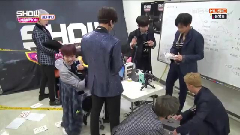 Show Champion Behind ( MONSTA X