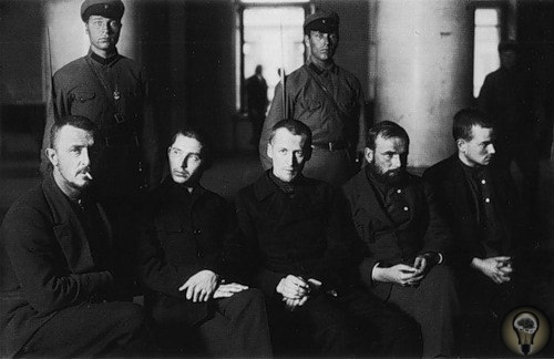 «Процесс пяти»: успех ОГПУ в борьбе с белыми террористами Летом 1927 года сотрудников ОГПУ, до этого допустивших серьезный теракт в Ленинграде, наконец ждал успех удалось изловить и наказать