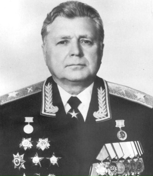 этот командир артиллерии. маршал митрофан неделин. наводчик гаубицы. этот командир артиллерии. артиллеристы россии.