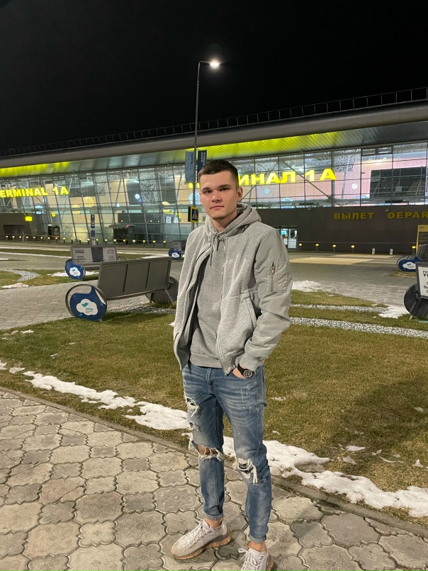 Андрей Алексахин |