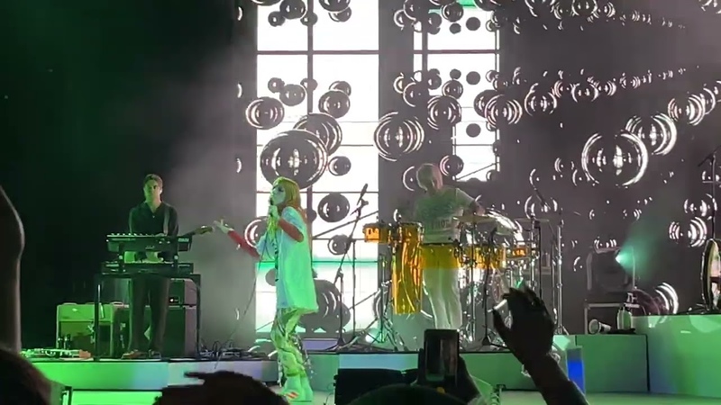 Paramore Pool ( Live in Bonner Springs, KS 10, 14 at Azura