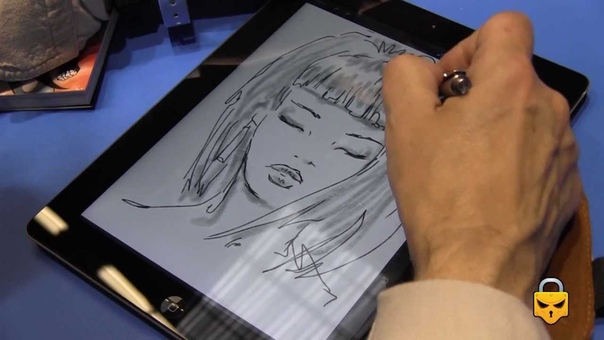 Luis Royo drawing on Ipad in