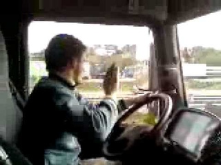 Cum se conduce in Romania ?  TARZAN LA VOLAN